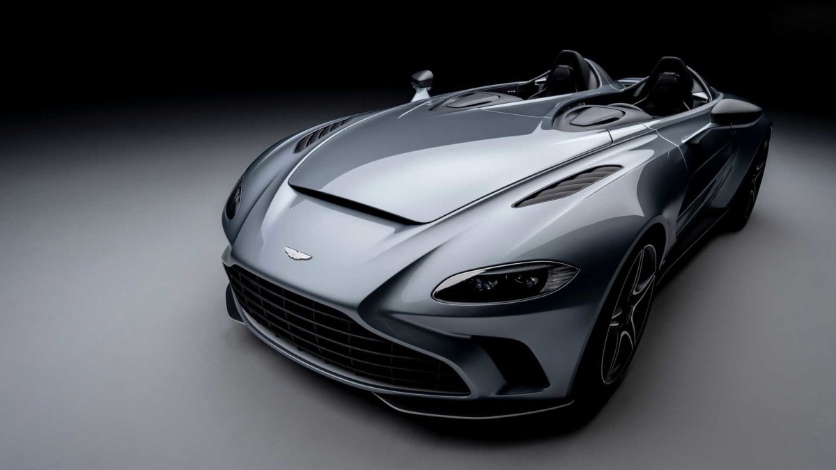 O Şimdiye Kadar Hiç Görmediğiniz Bir Tasarıma Sahip! Karşınızda Aston Martin V12 Speedster